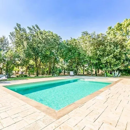 Sleeps 6 Pool Air Con Wifi