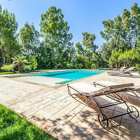 Villa Sleeps 6 Pool Air Con Wifi