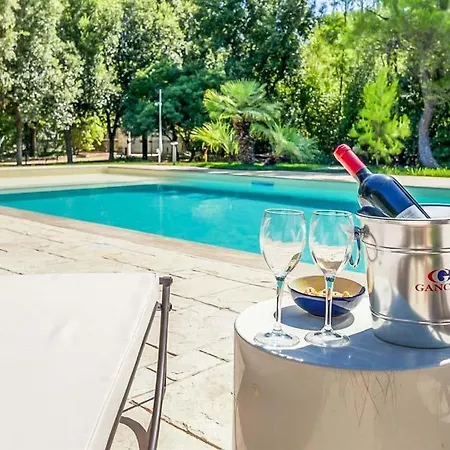 Villa Sleeps 6 Pool Air Con Wifi *