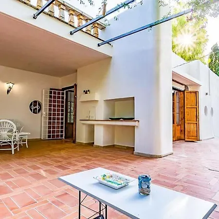 Sleeps 6 Pool Air Con Wifi * Specchiolla