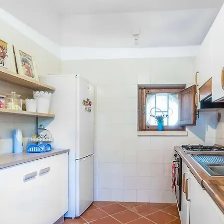 Sleeps 6 Pool Air Con Wifi