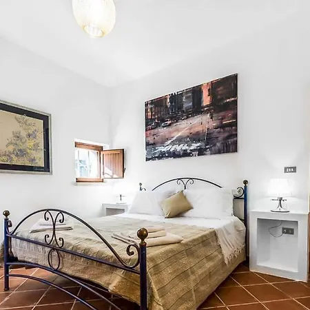Sleeps 6 Pool Air Con Wifi